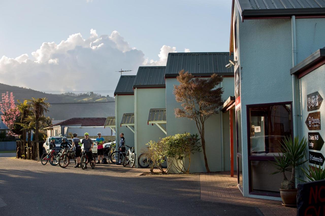 The Backyard Inn Accommodation Rotorua Extérieur photo